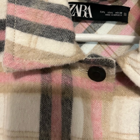 Jackets & Blazers - Zara pink and grey plaid shacket 💕